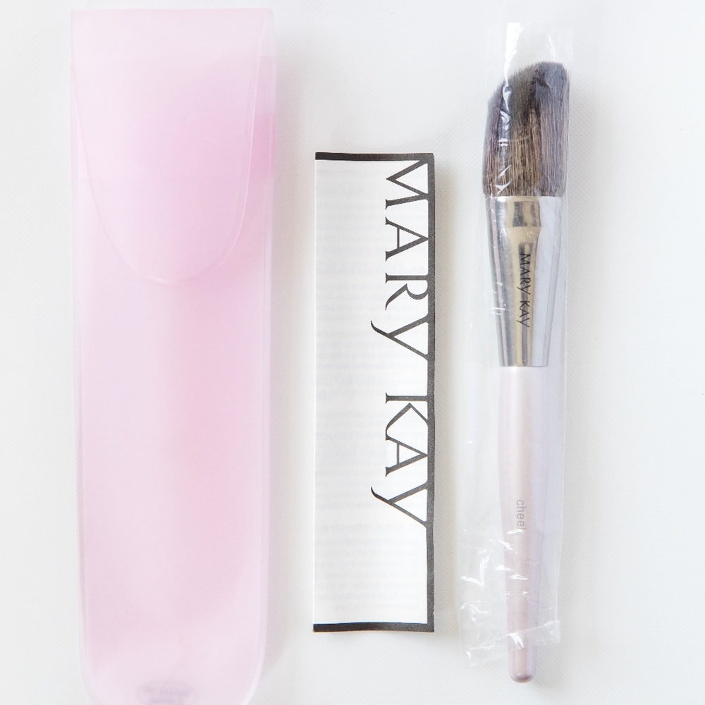 Mary Kay Cheek Brush